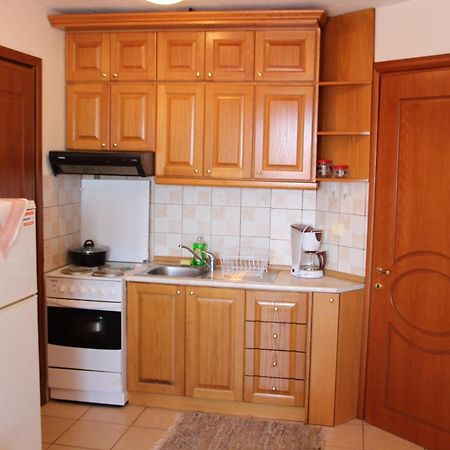 Matina'S Apartments Принос Номер фото