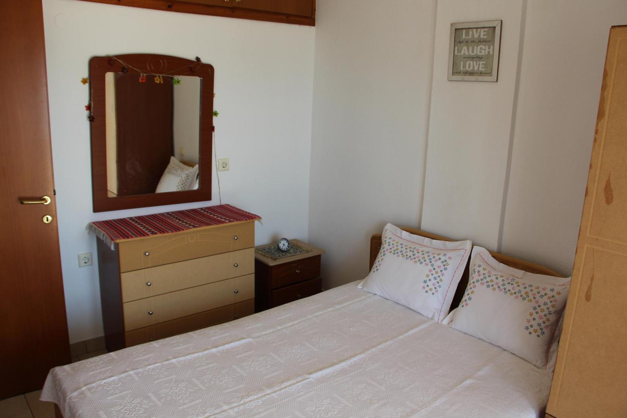 Matina'S Apartments Принос Номер фото
