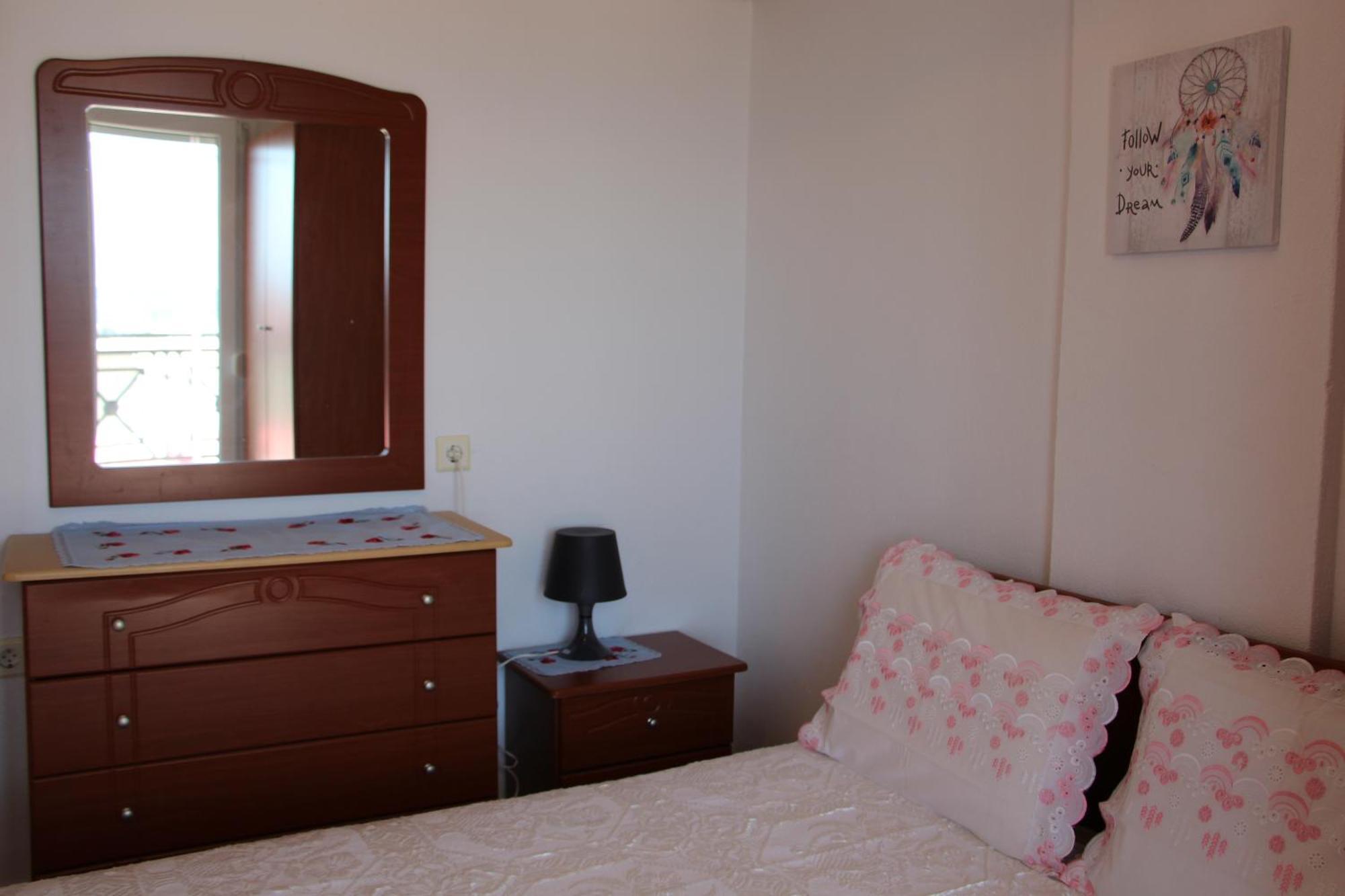 Matina'S Apartments Принос Номер фото
